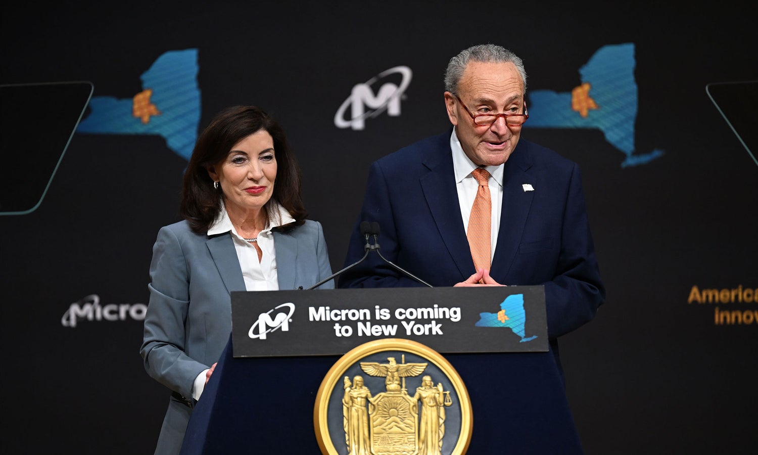 Photo 12 from the New York signing event